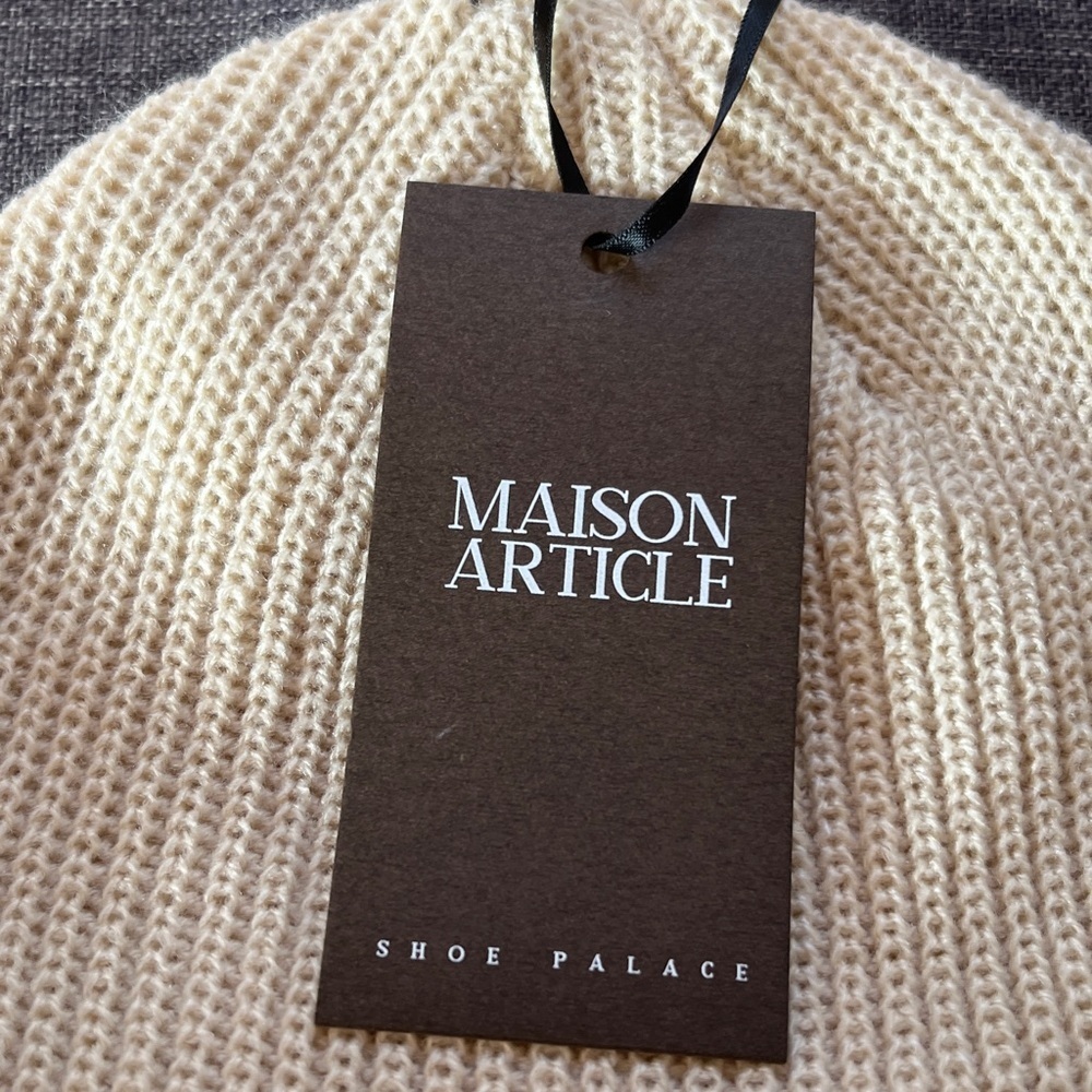 New with tags Maison Article Cream Knit Beanie - Picture 2 of 4